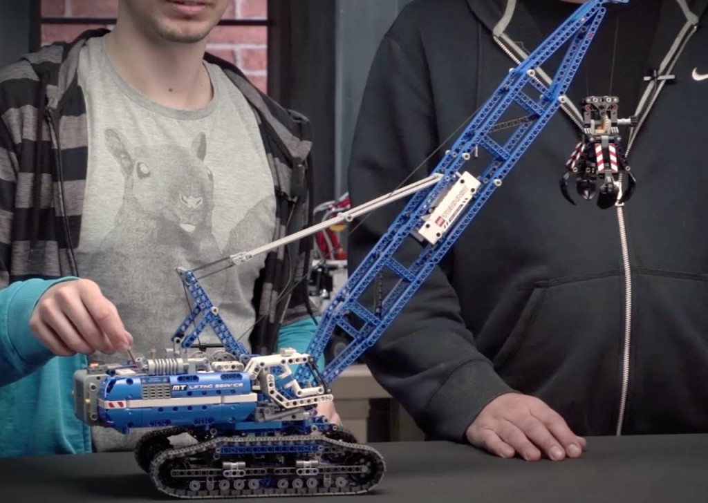 LEGO Technic 42042 Crawler Crane