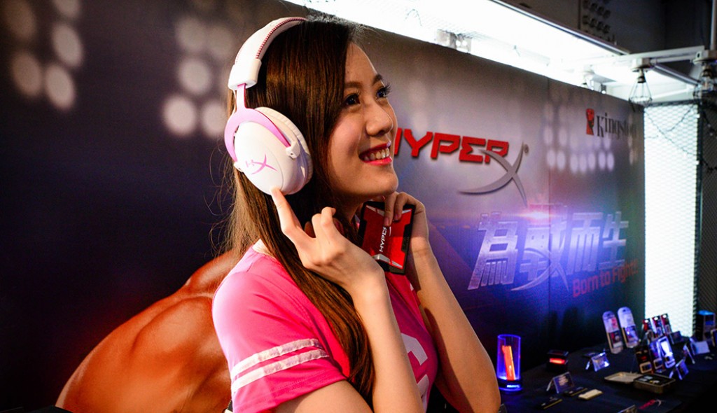 HyperX Cloud 2 Gaming Headset Pink Wear