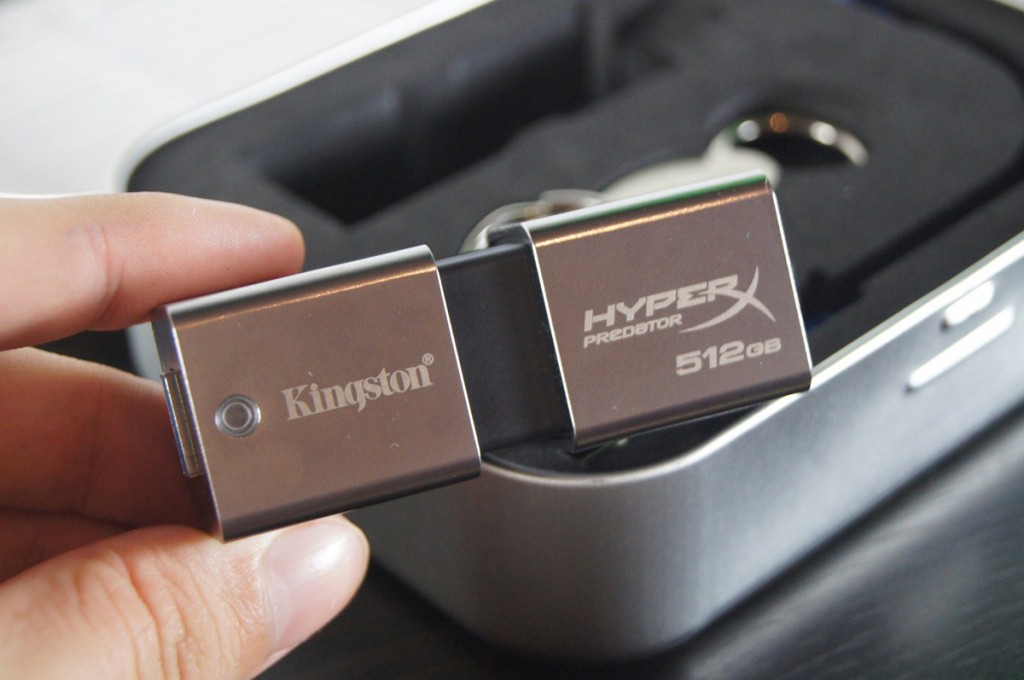 Kingston DataTraveler HyperX Predator 512GB Flash Drive