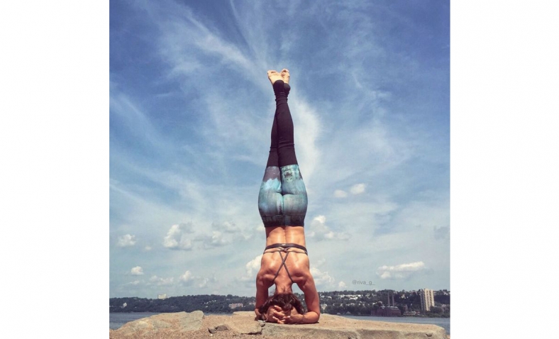 Alo Yoga Women’s Goddess Ribbed Legging $93.98