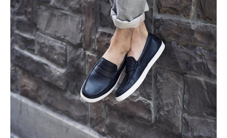 Cole Haan Men’s Pinch Leather Weekender Loafer, Java Leather/White, 8 M US $68.60