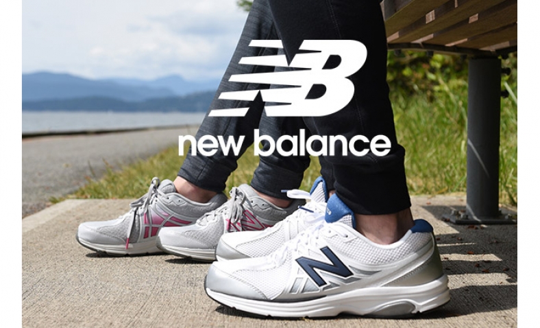 Black Friday! 2016 new!  New Balance Men’s M990V4 Running Shoe $108.46