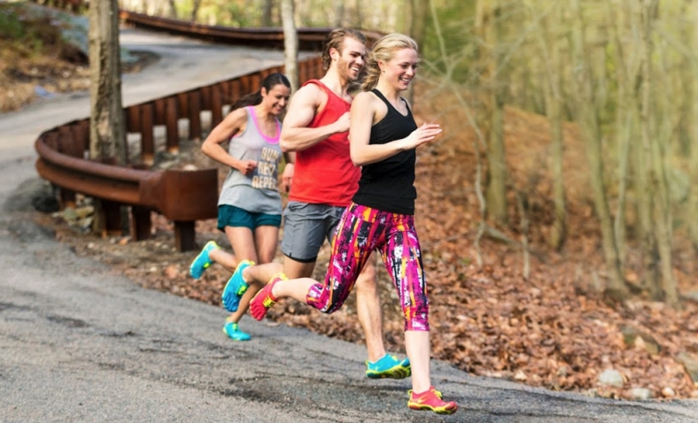 Vibram Men’s V-Run Running Shoe, Blue/Yellow, 41 EU/9-9.5 M US$67.08