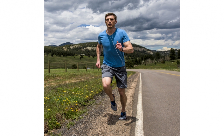 Vibram Men’s V-Run Running Shoe, Blue/Yellow, 41 EU/9-9.5 M US$67.08